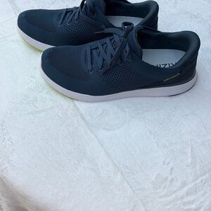 Kizik slip on sneakers